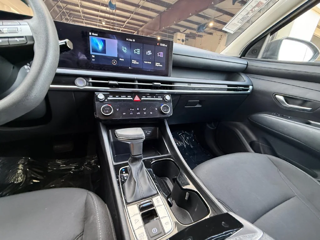 Used 2025 Gray Hyundai SEL image 15