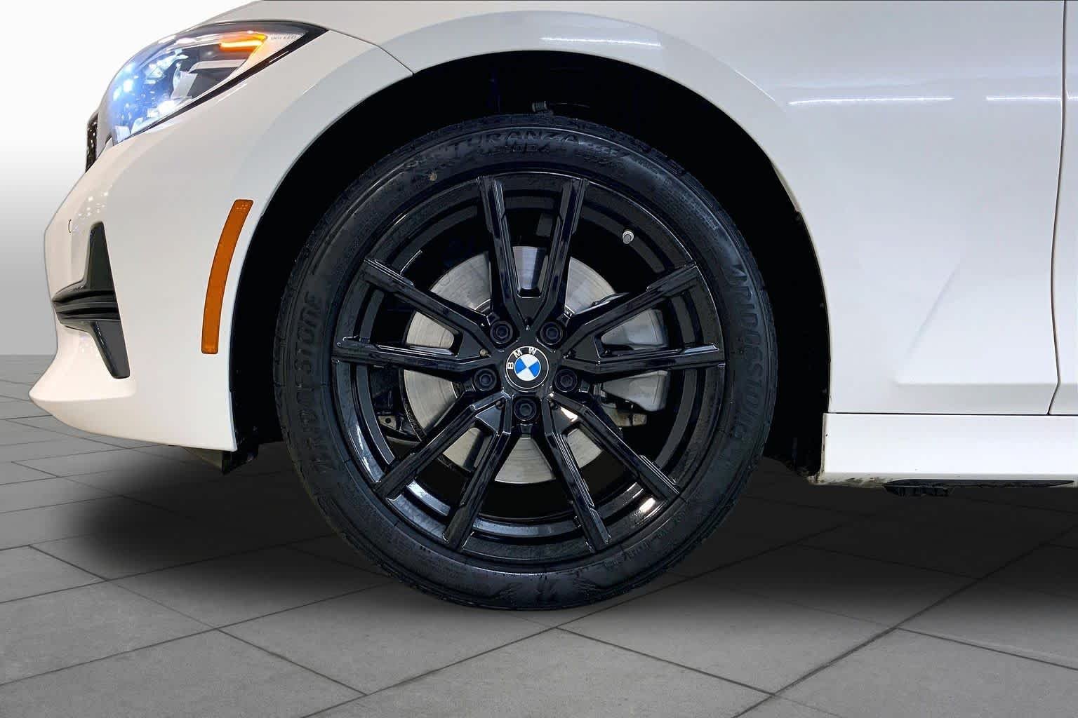 Used 2021 Alpine White BMW 330i xDrive image 10