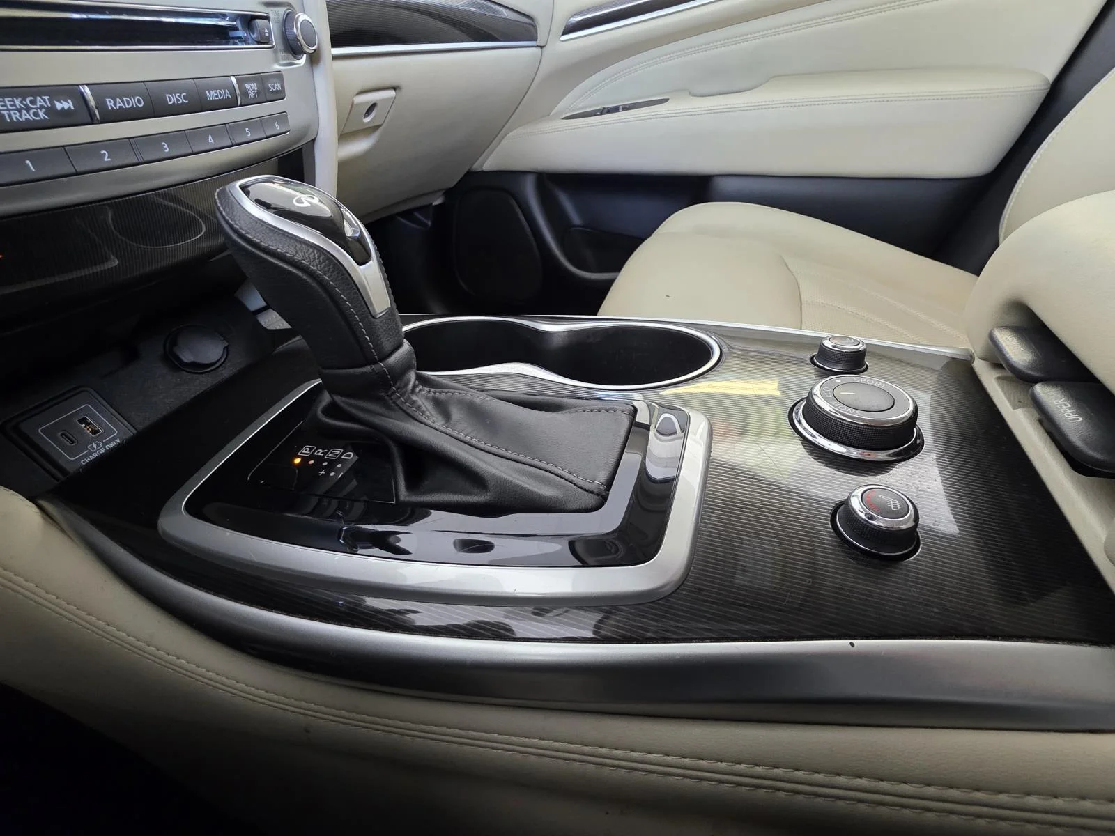 Used 2020 Majestic INFINITI LUXE image 31