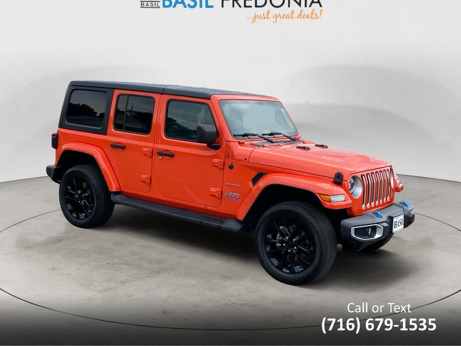 Used 2023 Punkn Metallic Clearcoat Jeep Sahara image 16
