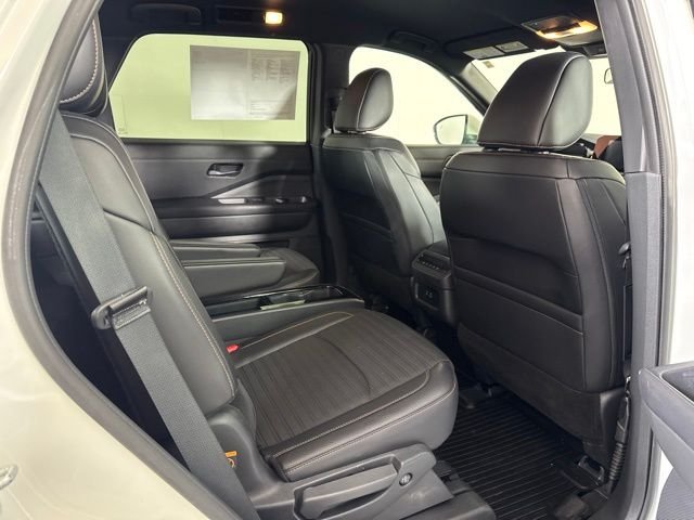 Used 2024 White Nissan Rock Creek image 5