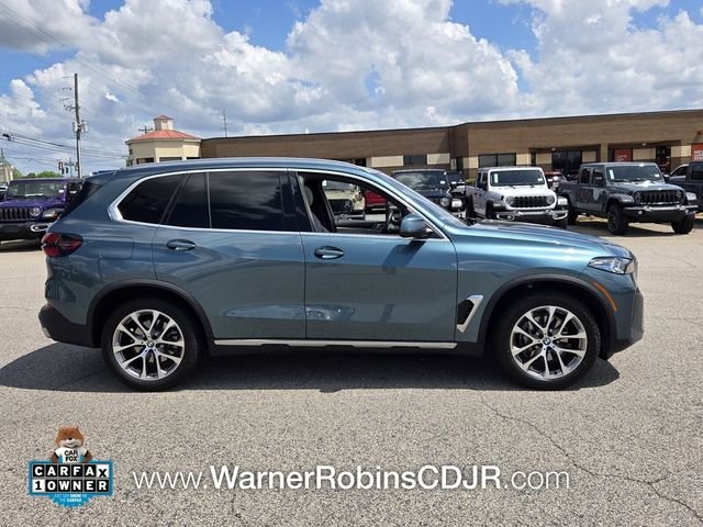 Used 2025 Blue BMW sDrive40i image 17
