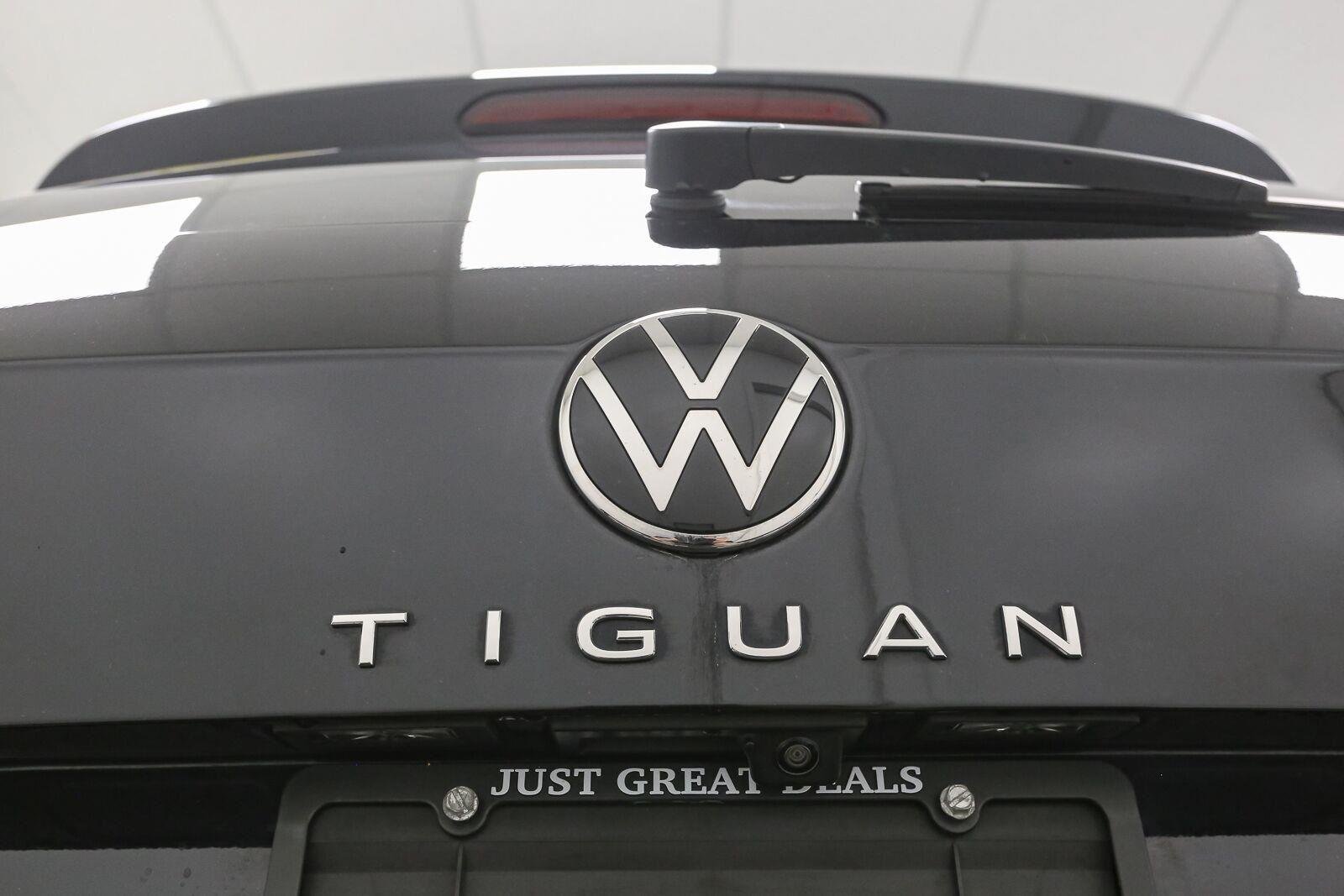 Used 2022 Deep Black Pearl Volkswagen S image 13