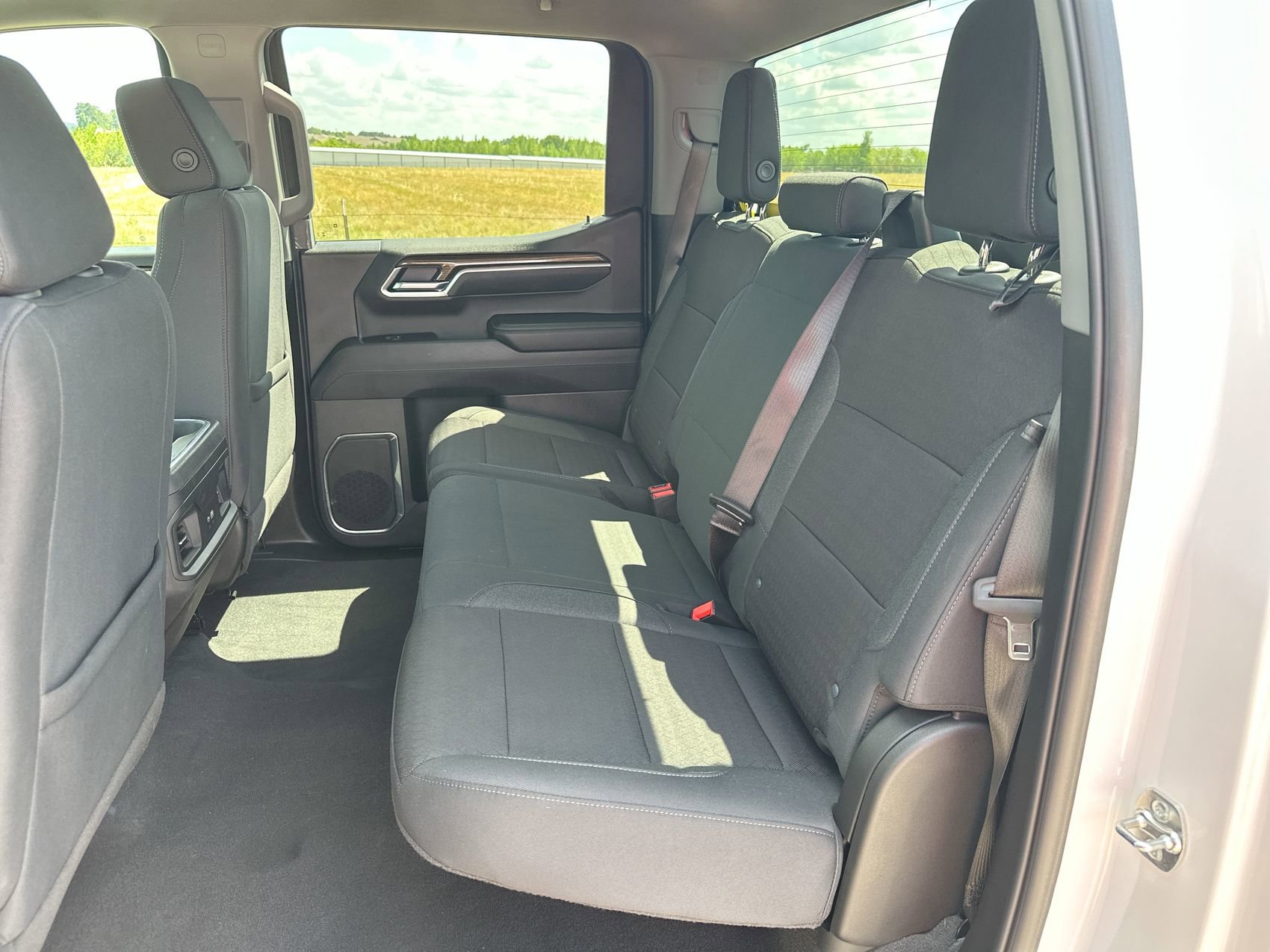 Used 2025 Summit White Chevrolet RST image 22