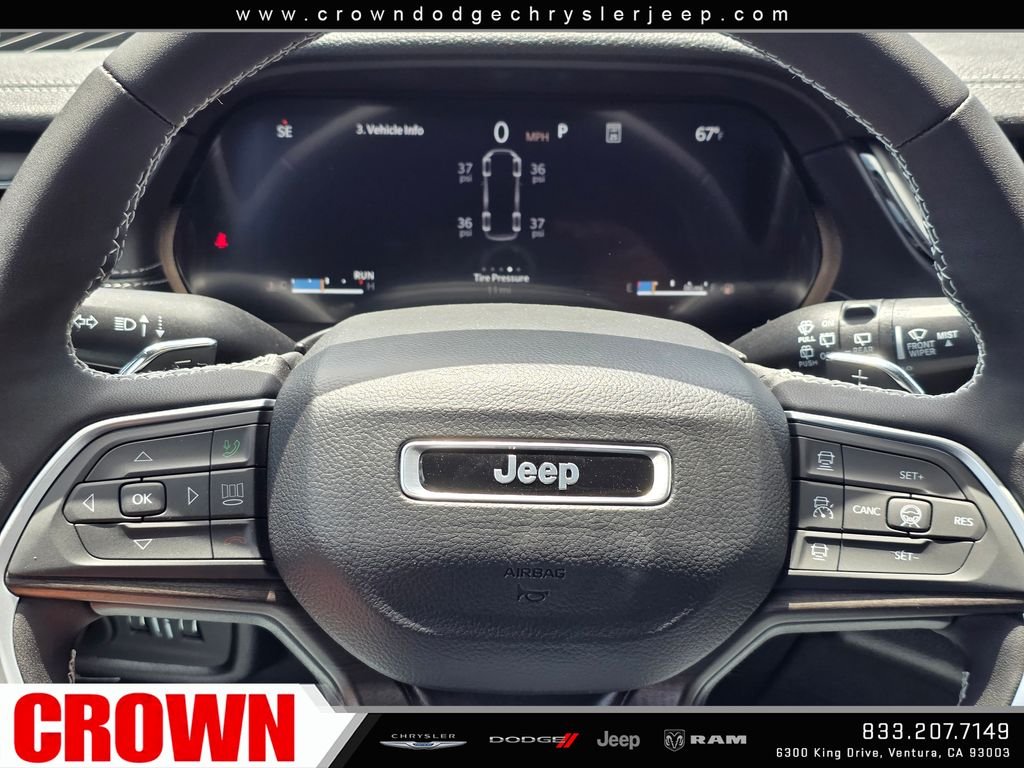 New 2026 Diamond Black Crystal Pearl-Coat Exterior Paint Jeep Limited image 25