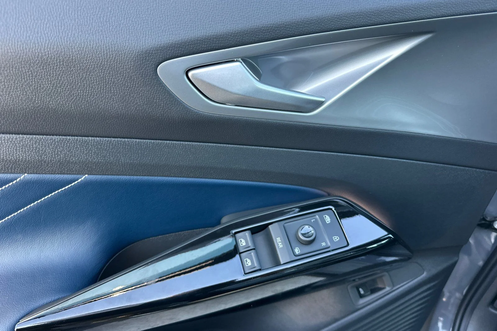 New 2026 Gray Volkswagen Pro S image 9