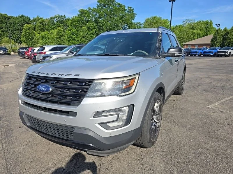 Used 2016 Silver Ford Sport image 3