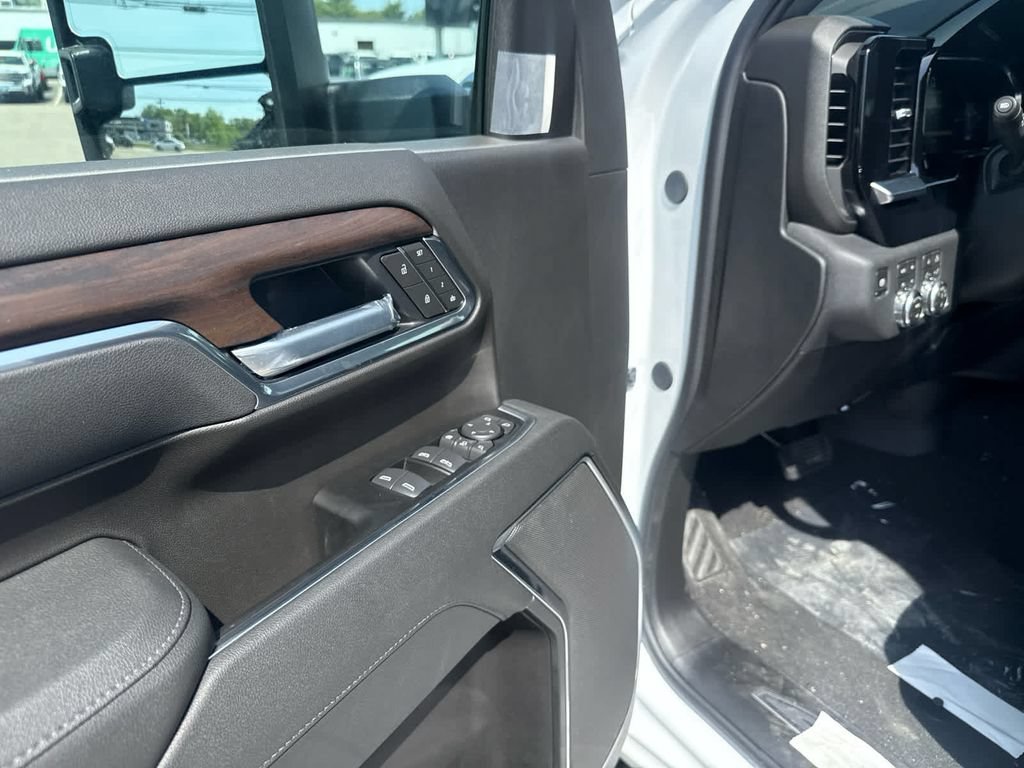 New 2026 Summit White GMC SLT image 14