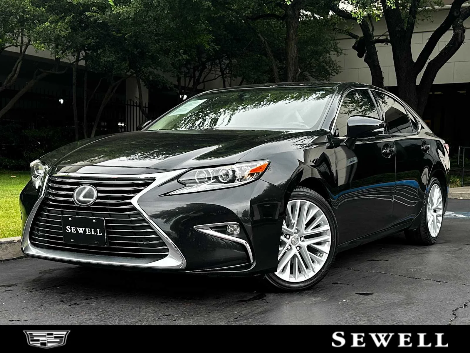 2016 Lexus ES 350 350's photo
