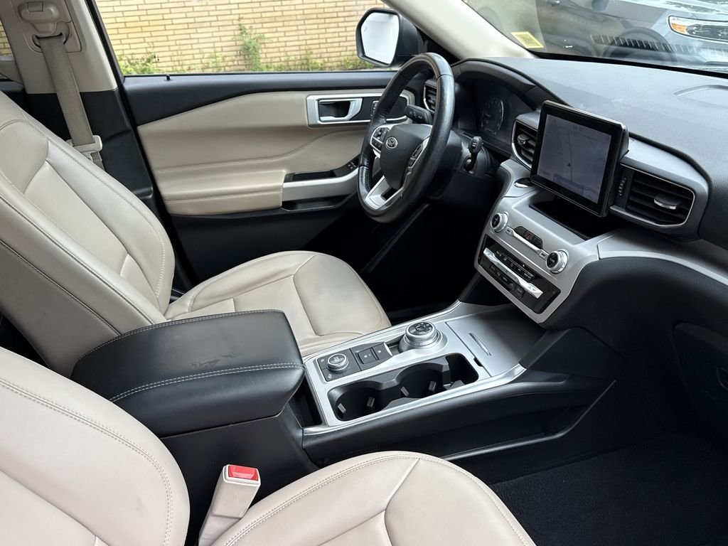 Used 2023 Black Ford XLT image 28