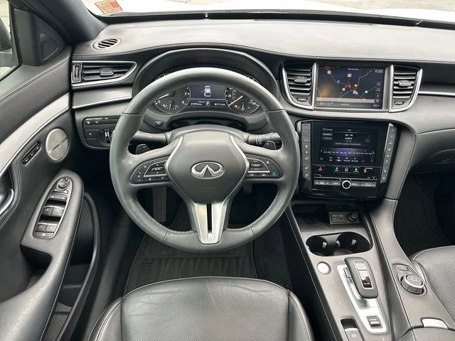 Used 2025 White INFINITI ESSENTIAL image 10