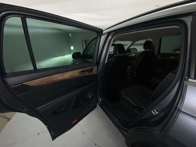 Used 2024 Gray Volkswagen 2.0T SE w/Technology image 21