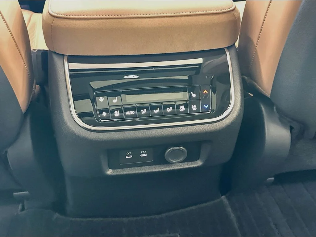 New 2027 BLACK OBSIDIAN INFINITI LUXE image 26
