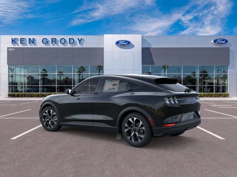 New 2026 Shadow Black Ford Select image 5