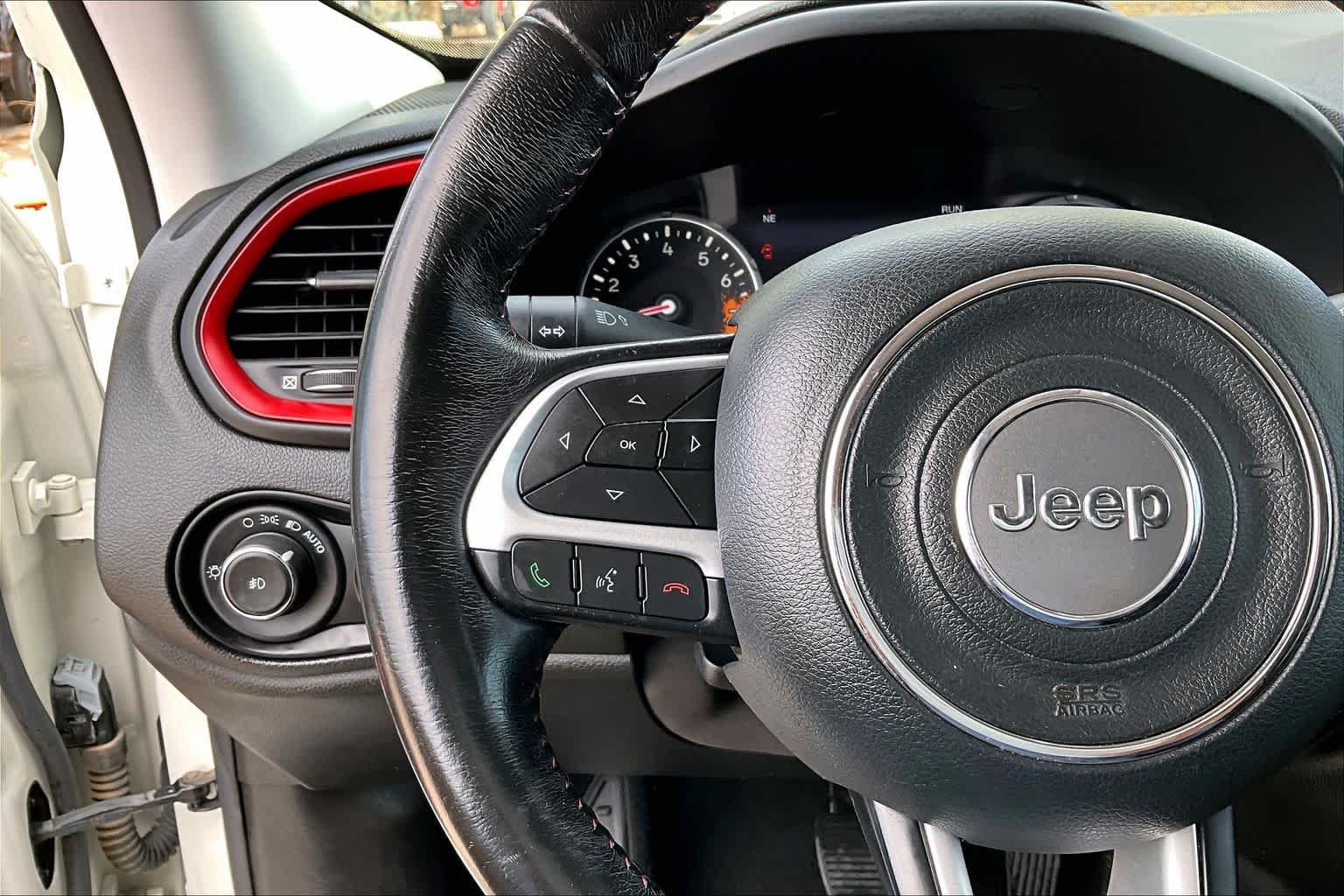 Used 2017 Alpine White Jeep Trailhawk image 23