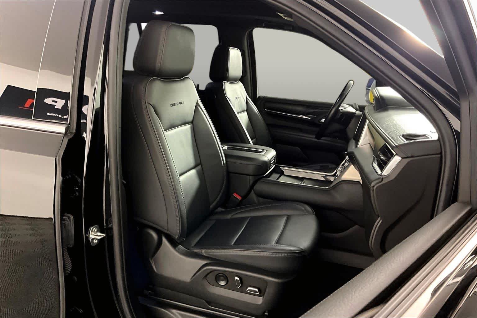 Used 2022 ONYX BLACK GMC Denali image 9