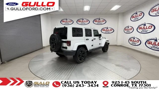 Used 2017 Bright White Clearcoat Jeep Unlimited Sahara image 8