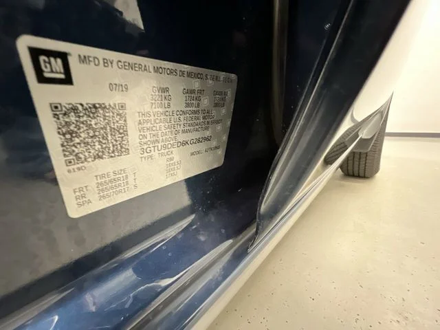 Used 2019 Blue GMC SLT image 33