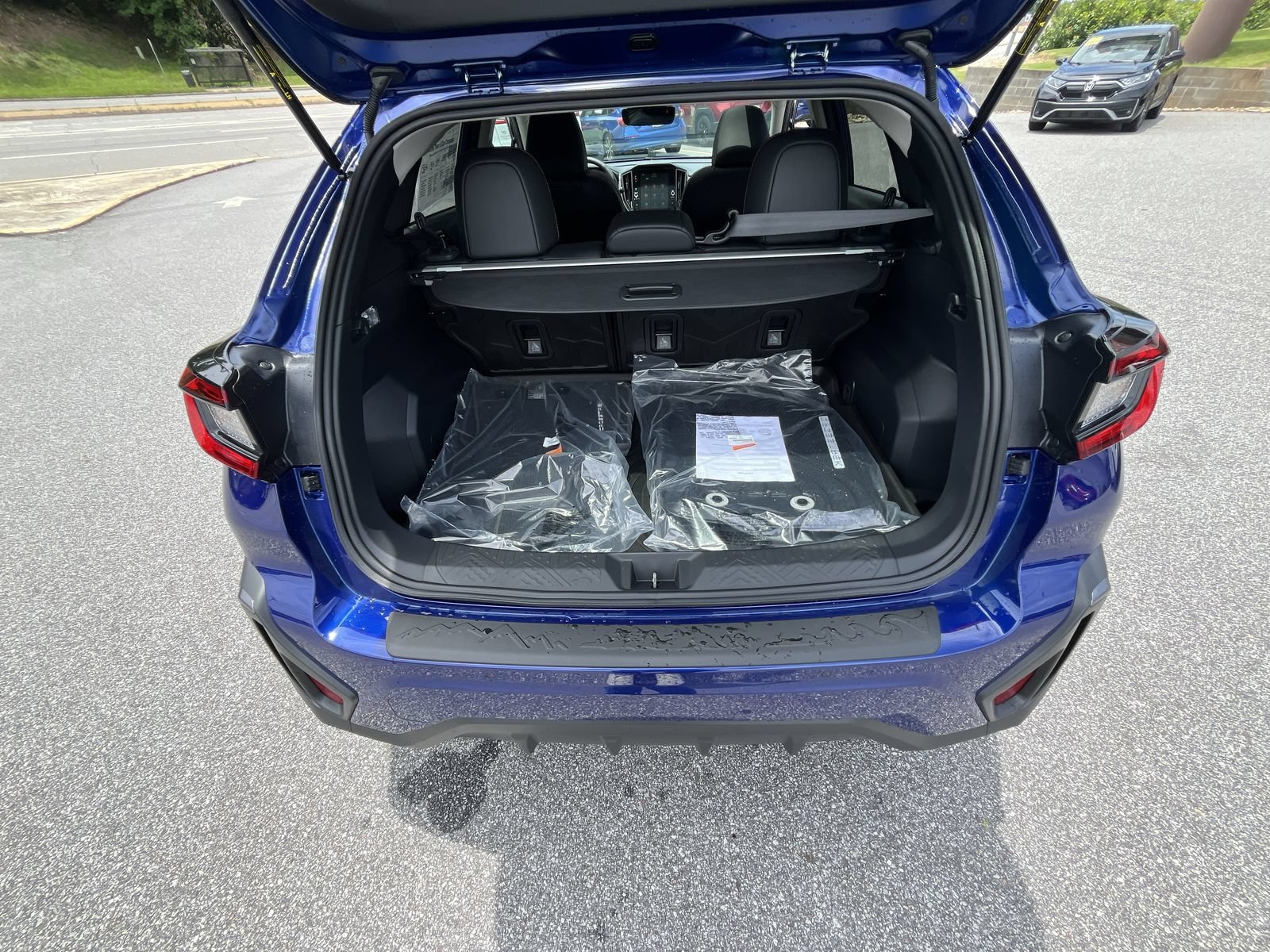New 2026 SAPPHIRE BLUE PEARL Subaru Limited image 27