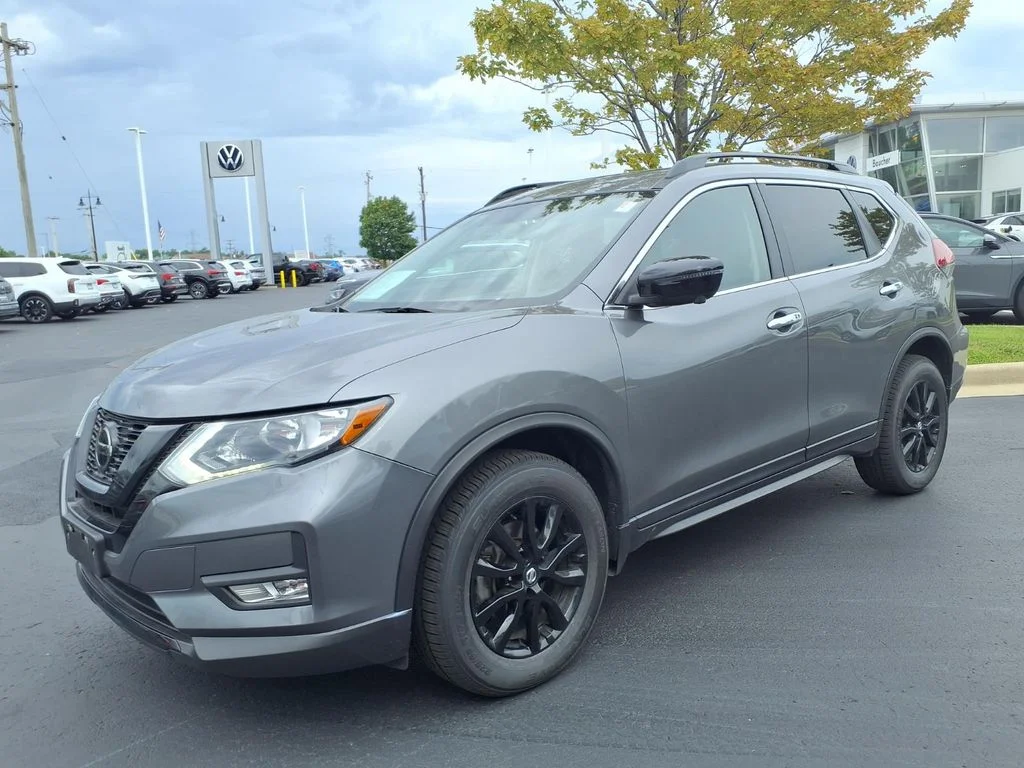 Used 2018 Gun Metallic Nissan SV image 5