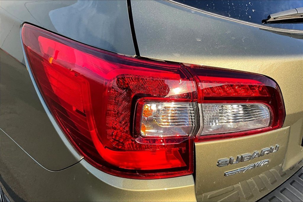 Used 2019 Green Subaru 2.5i image 23