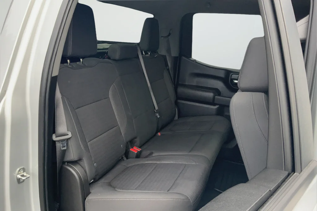 Used 2022 SILVER ICE METALLIC Chevrolet Custom image 20