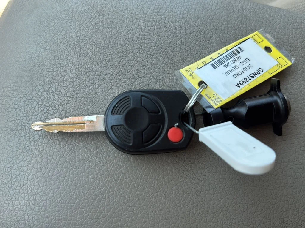 Used 2010  Ford SEL image 32