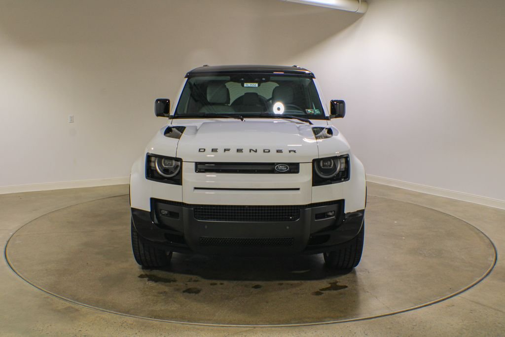 New 2026 Fuji White Land Rover X-Dynamic SE image 2