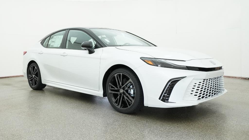 New 2026 Wind Chill Pearl with Midnight Black Metallic roof Toyota XSE image 20