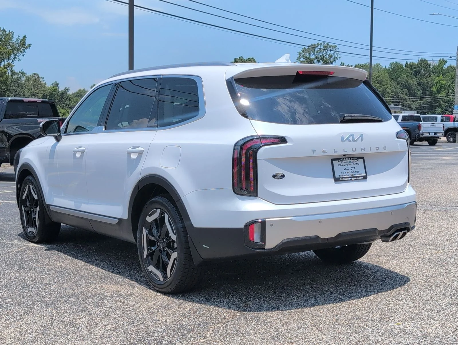 Used 2024 White Kia EX image 3