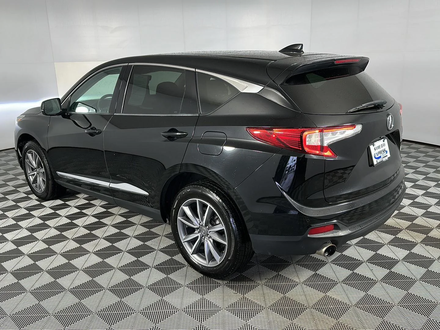 Used 2019 Majestic Black Pearl Acura SH-AWD w/Tech image 24