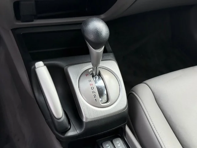 Used 2009 Alabaster Silver Metallic Honda EX-L image 20