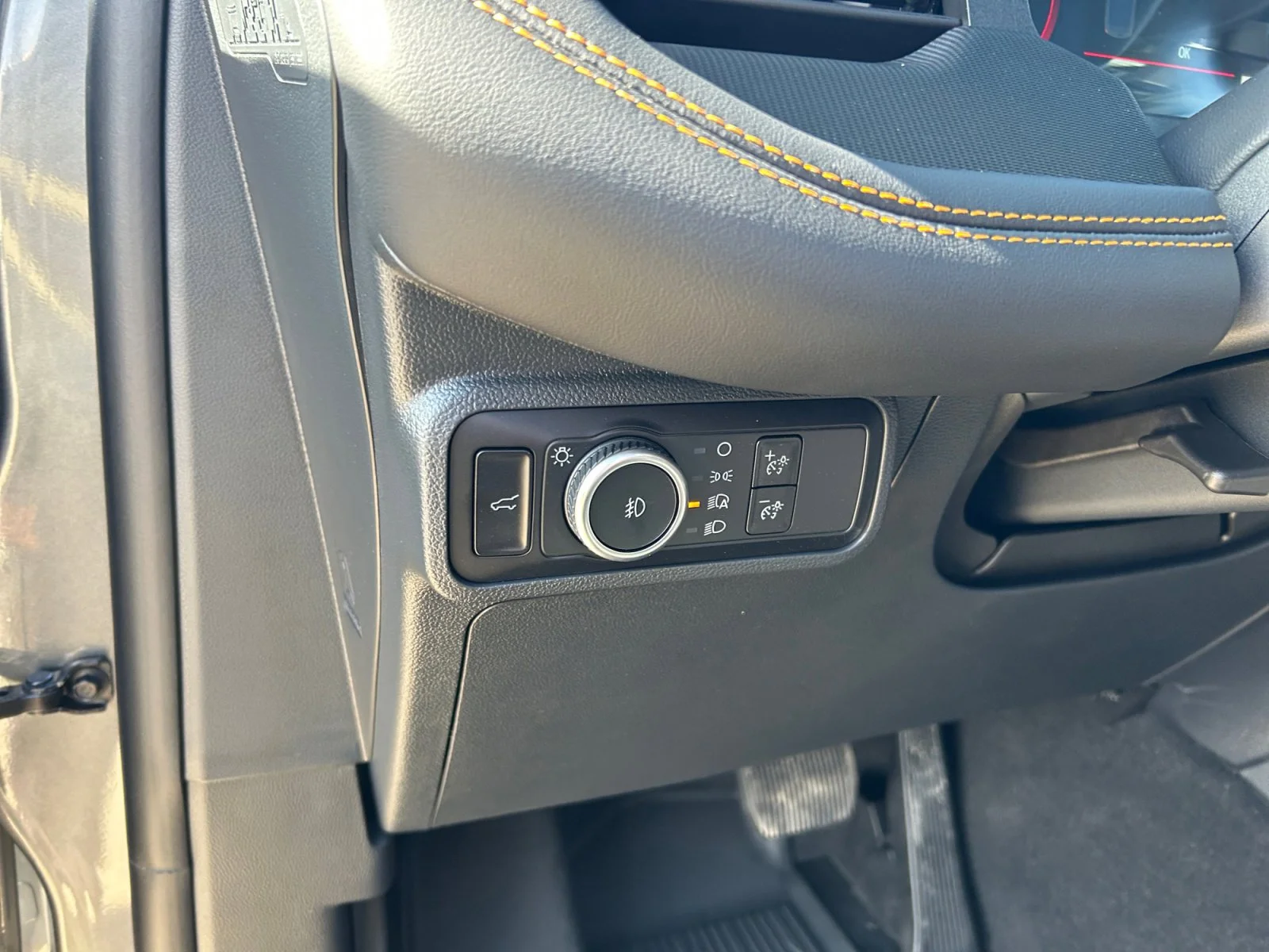 New 2026 Carbonized Grey Metallic Ford Tremor image 16