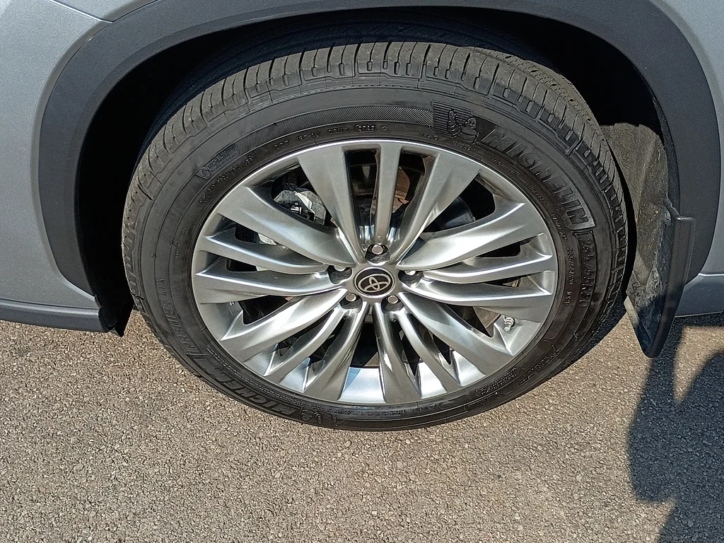 Used 2023 Celestial Silver Metallic Toyota Platinum image 10