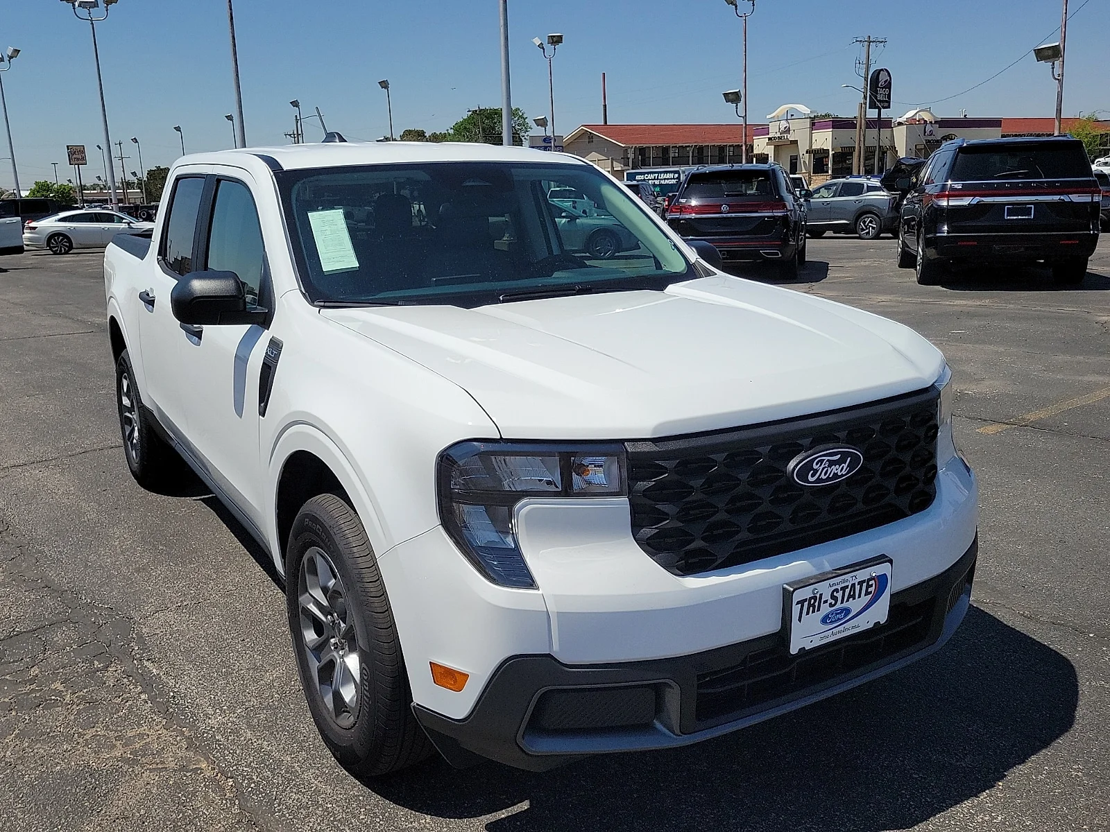 New 2025 Oxford White Ford XLT image 6