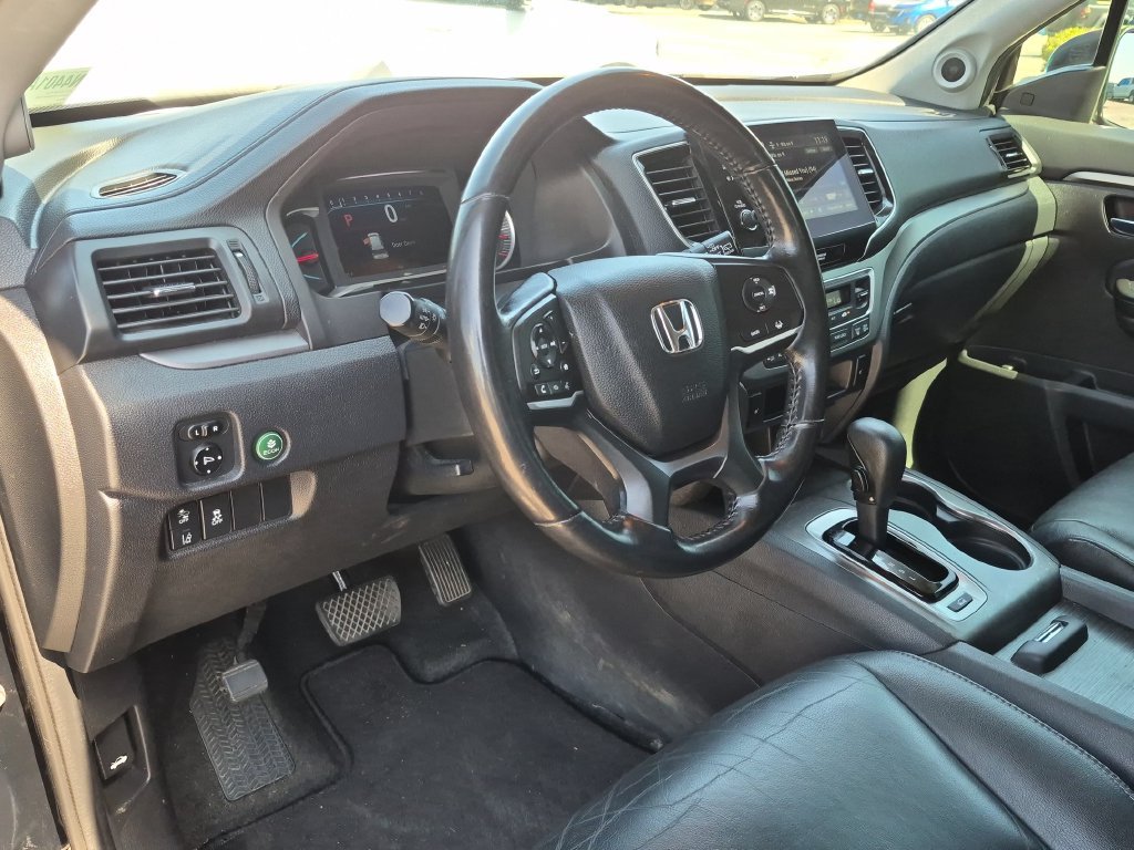 Used 2019 Black Honda EX-L image 29