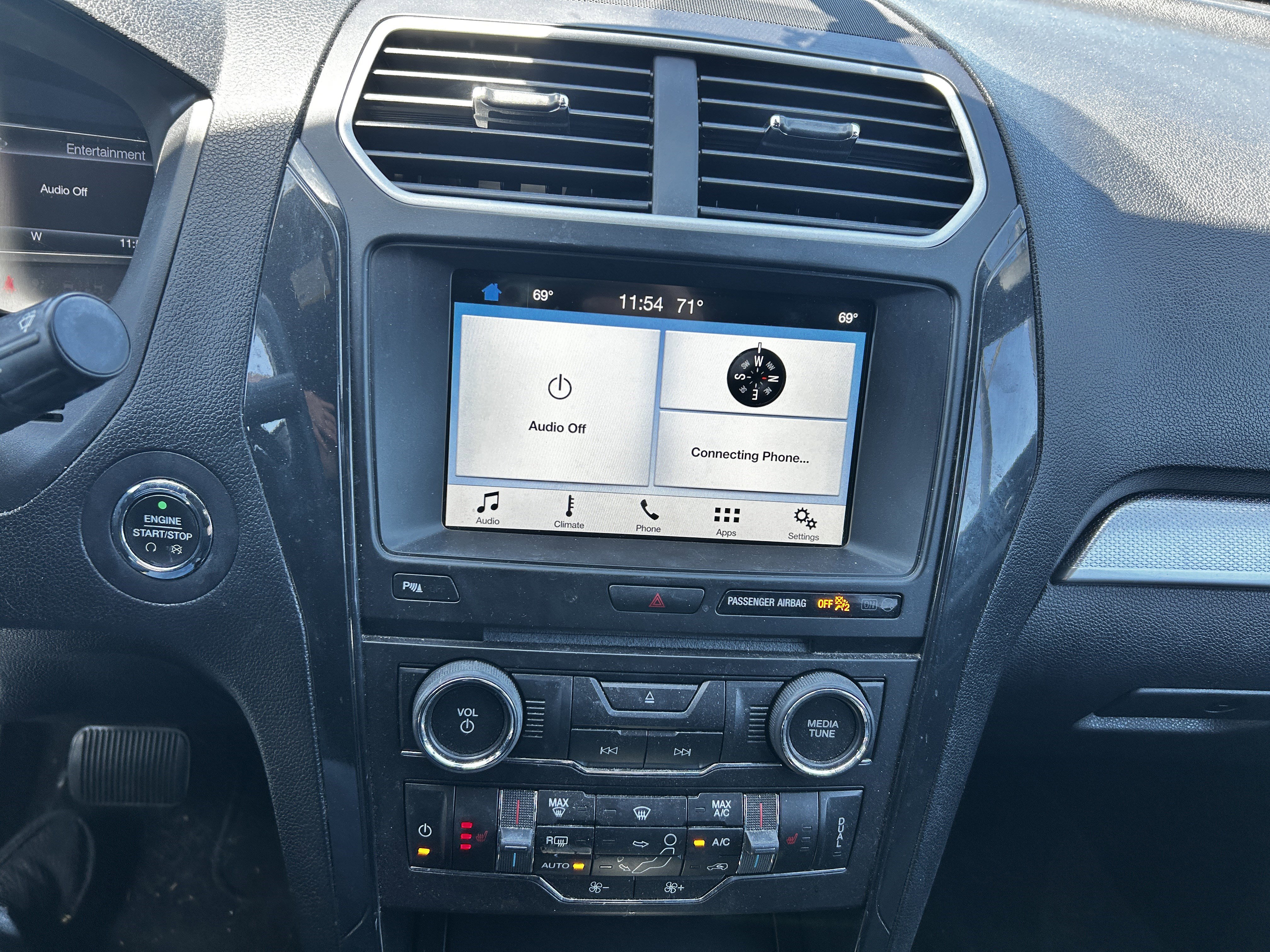 Used 2017 Ingot Silver Ford XLT image 15