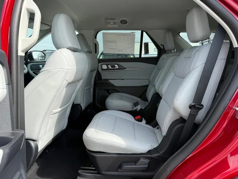 New 2026 Rapid Red Metallic Tinted Clearcoat Ford Platinum 4WD image 6