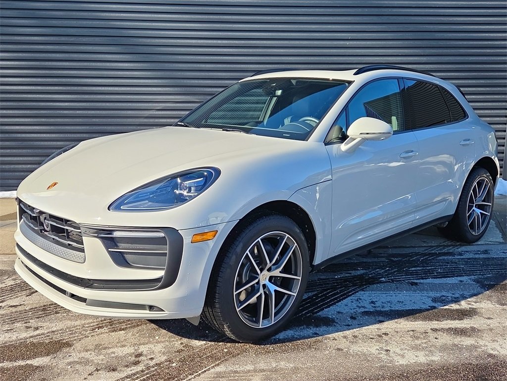2026 Porsche Macan Base