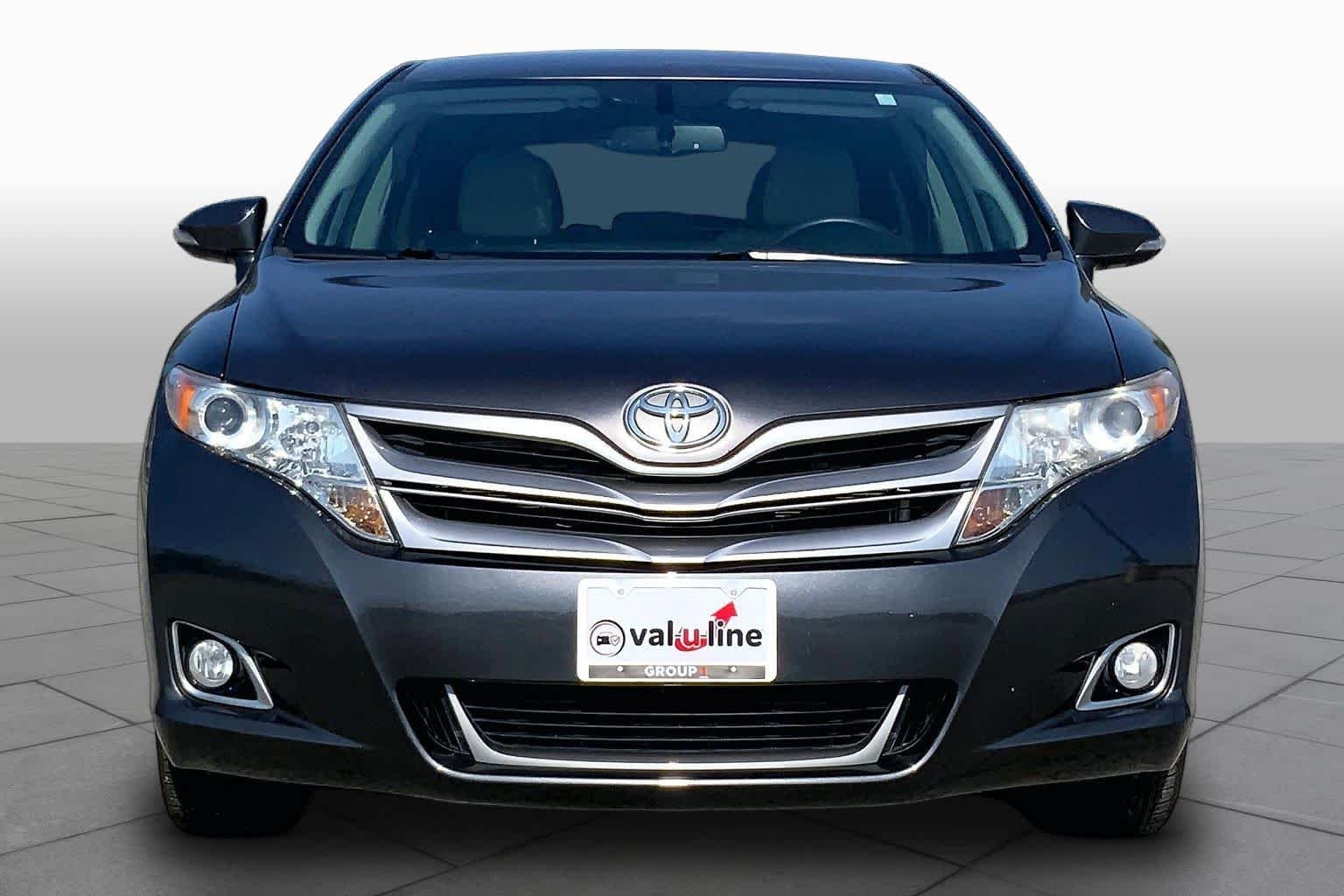Used 2013 Magnetic Gray Metallic Toyota LE image 4