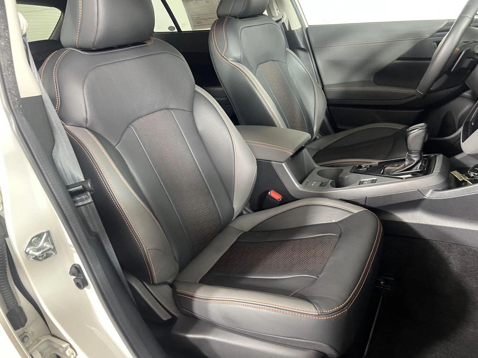 Used 2024 Wh Subaru Limited image 21