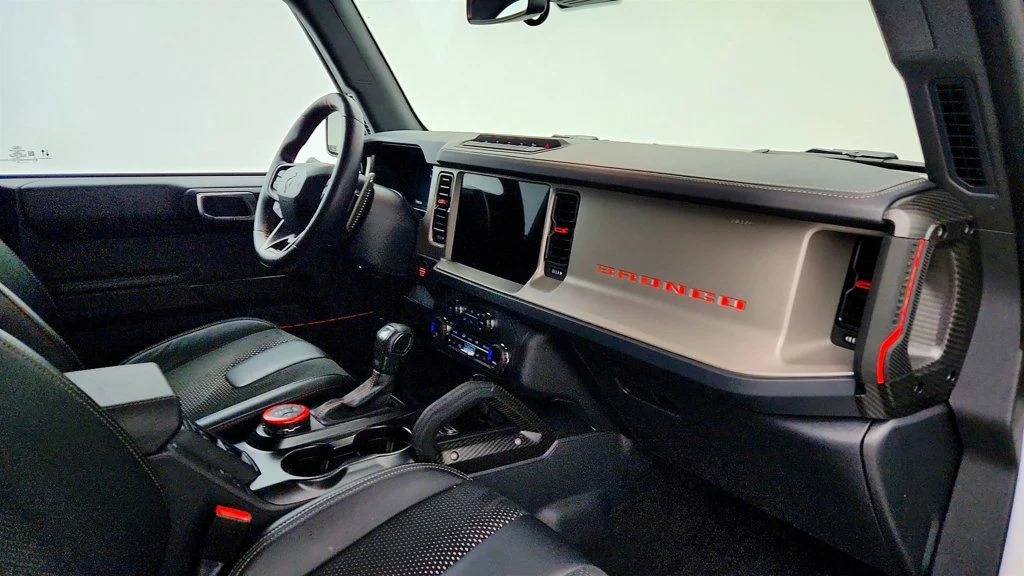 Used 2024 Oxford White Ford Raptor 4 Door Advanced 4x4 w/ Leather, Wheels & Carbon Fiber image 25