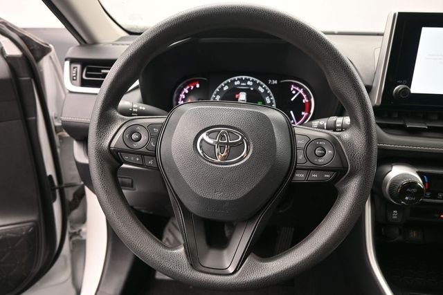 Used 2025 White Toyota XLE image 3