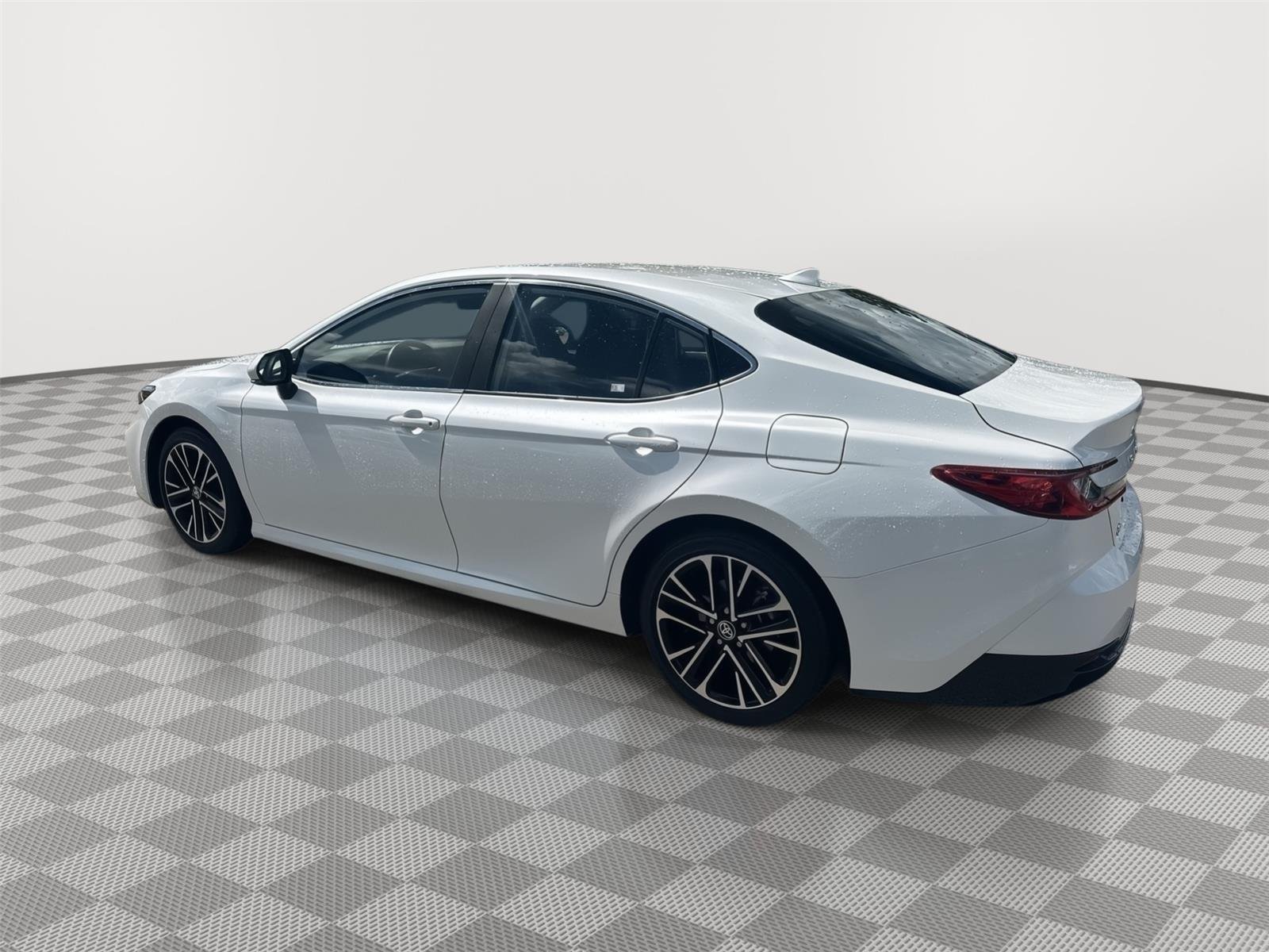 Used 2025 Wind Chill Pearl Toyota XLE image 7