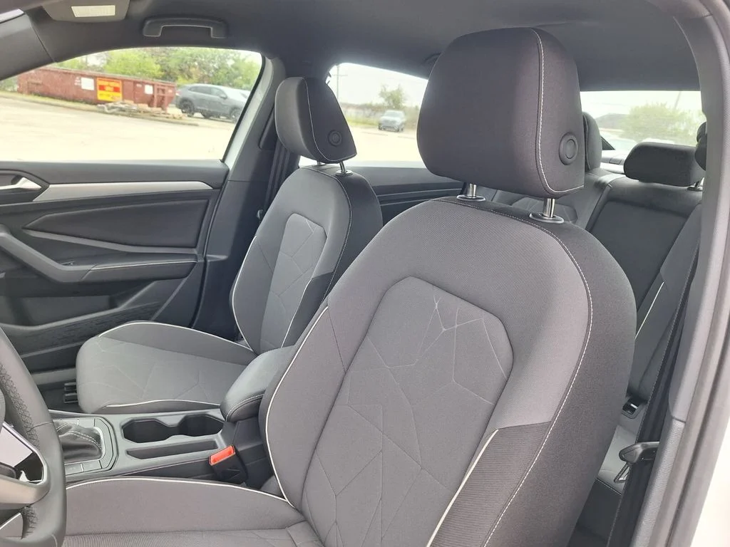 New 2026 White Volkswagen 1.5T Sport image 11
