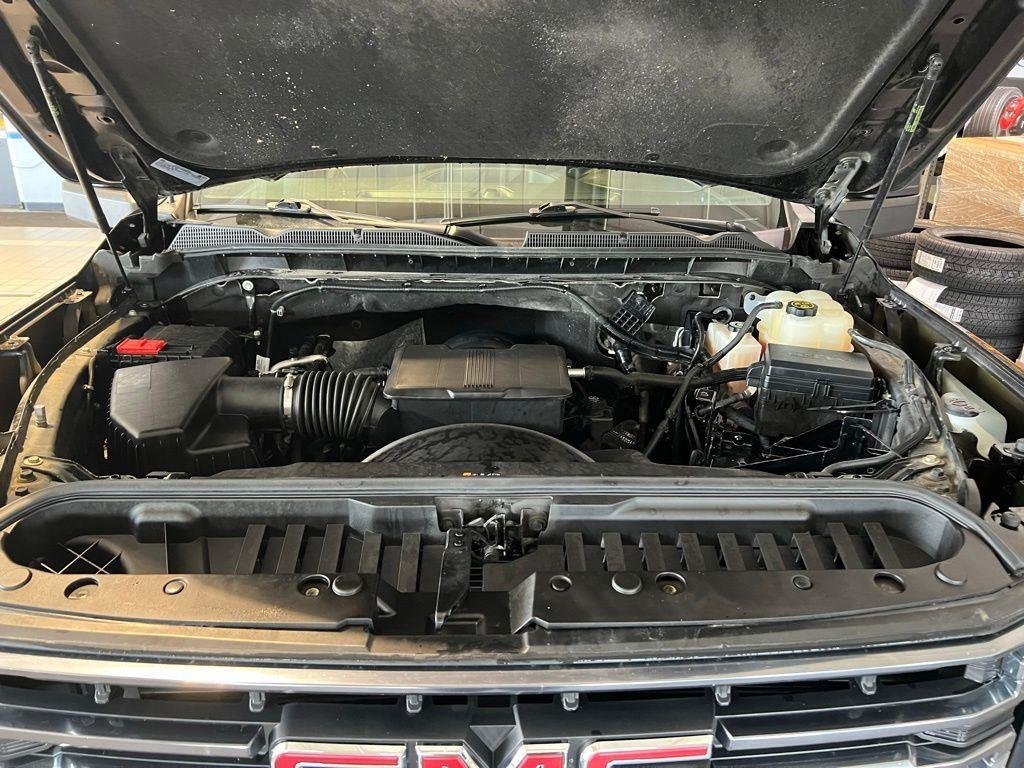 Used 2022 Ebony Twilight Metallic GMC AT4 image 17