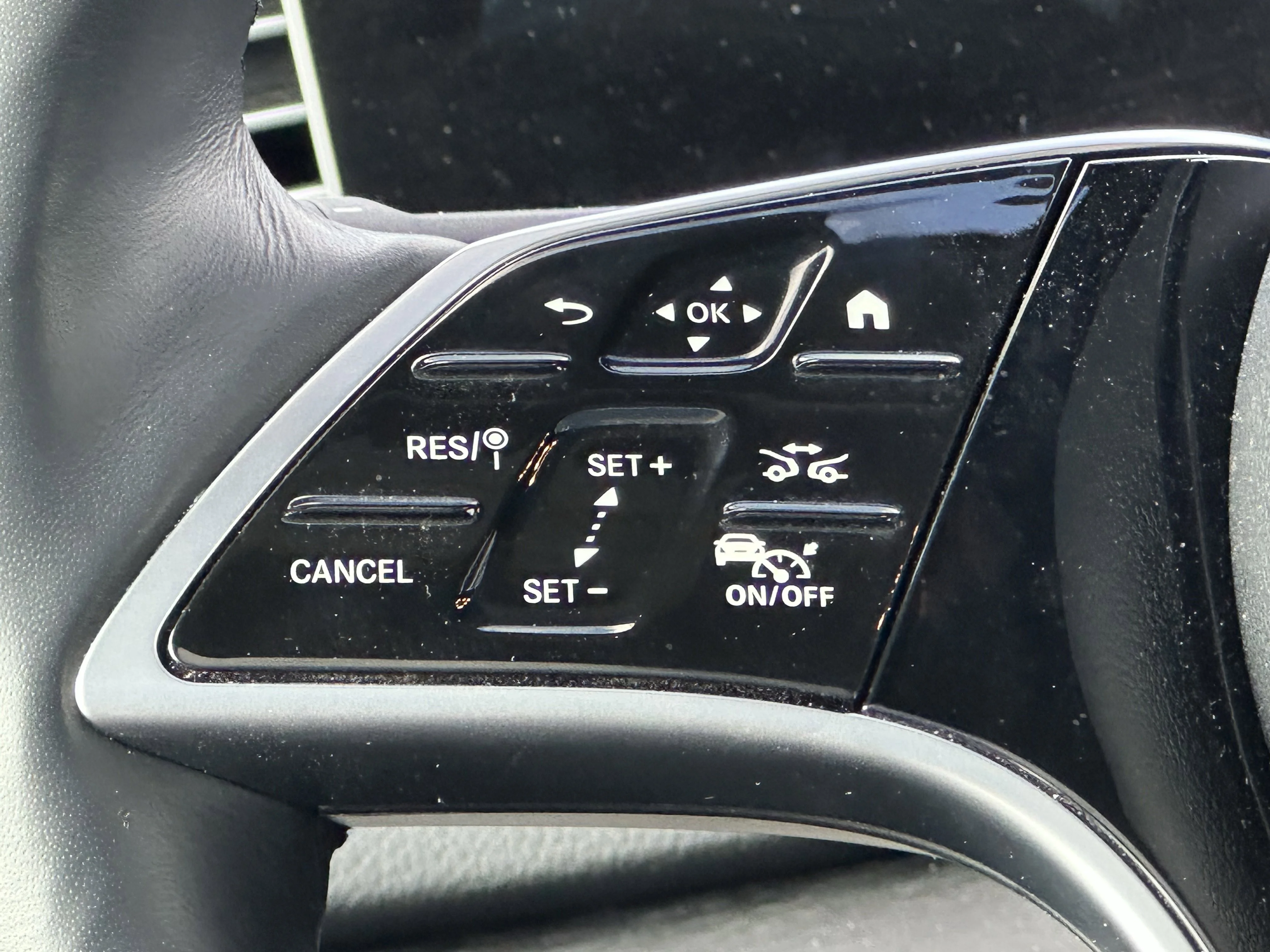 Certified Used 2026  Mercedes-Benz GLS 450 image 12