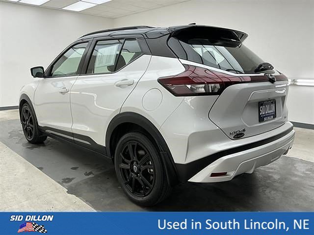Used 2022 Aspen White Tricoat/Super Black Nissan SR image 6