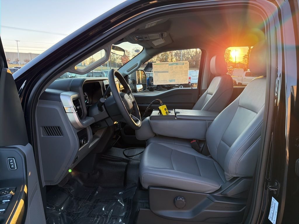2026 Ford F-350 Super Duty Chassis Cab XL - Photo 12