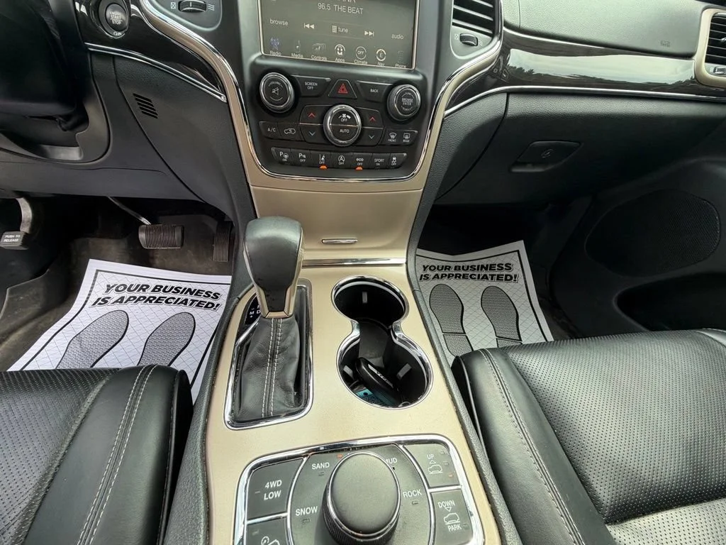 Used 2017 Bright White Clea Jeep Overland image 29